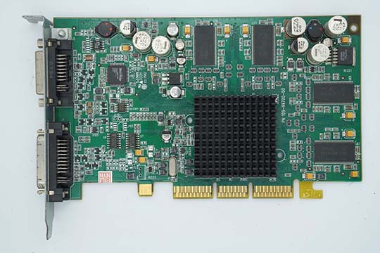 ATI Radeon 9000 64MB 显示卡（ATI Radeon 9000 芯片）